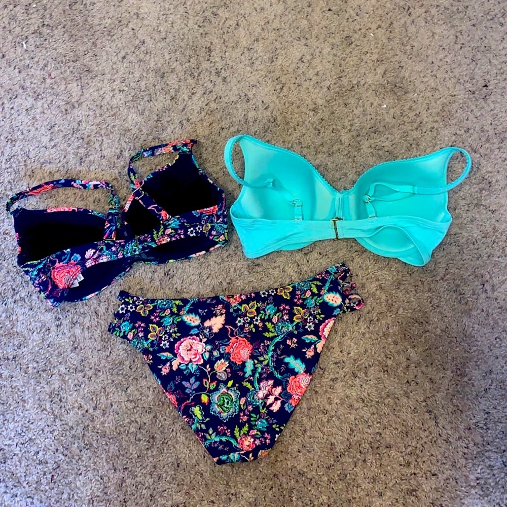 Bikini Set with Reversible Bottom - Picture 8 of 11